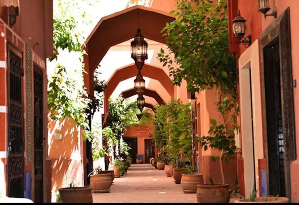 Quarya Assiyahia - Riad Camilia- Maison Entiere Avec Piscine Marakeş Dış mekan fotoğraf